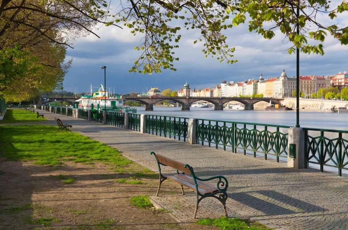 Mezonetovy Apartman V Centru Прага Екстериор снимка