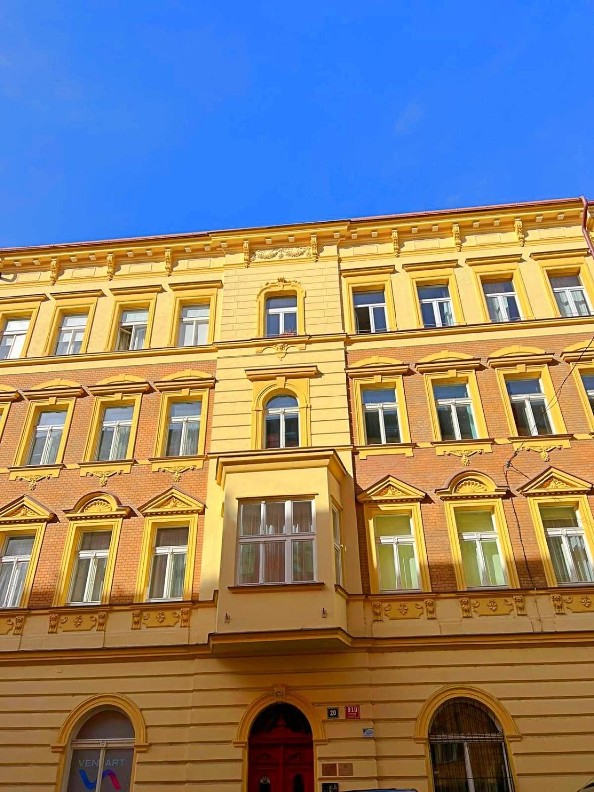 Mezonetovy Apartman V Centru Прага Екстериор снимка