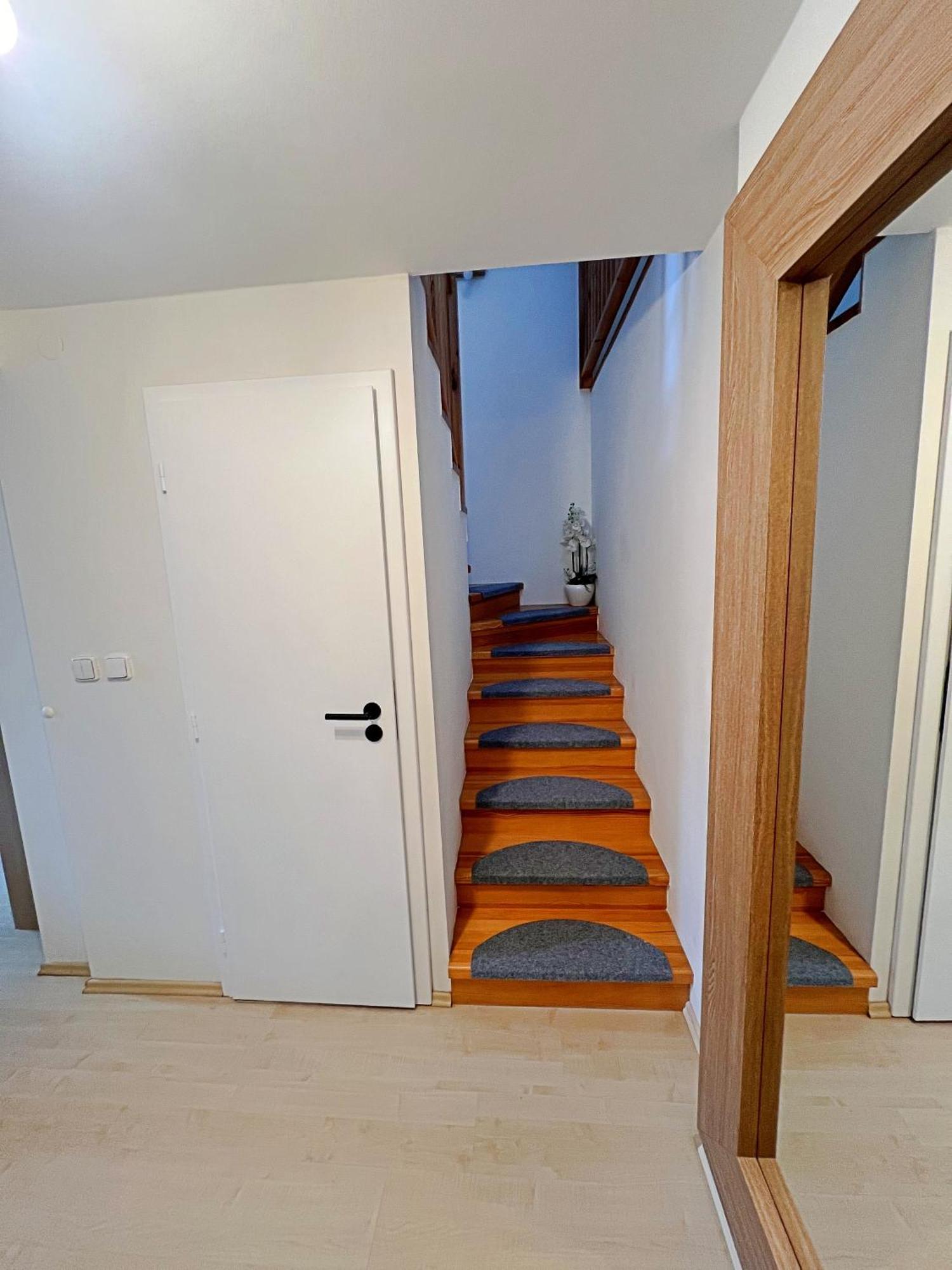 Mezonetovy Apartman V Centru Прага Екстериор снимка