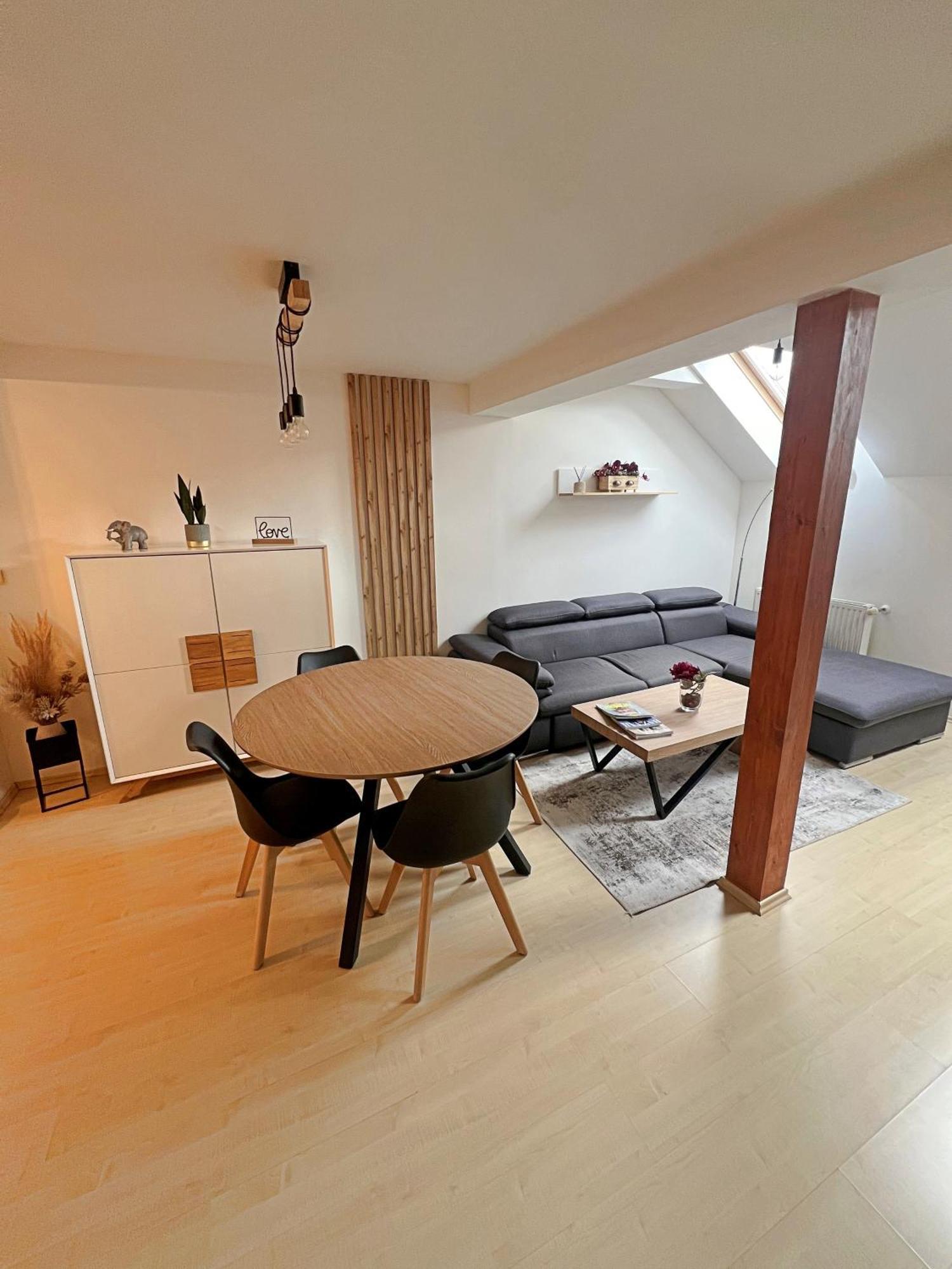 Mezonetovy Apartman V Centru Прага Екстериор снимка